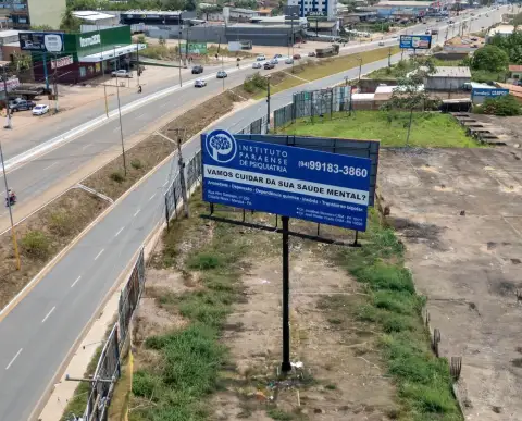 Localizado após o semáforo na Folha 33, no Núcleo Nova Marabá,
